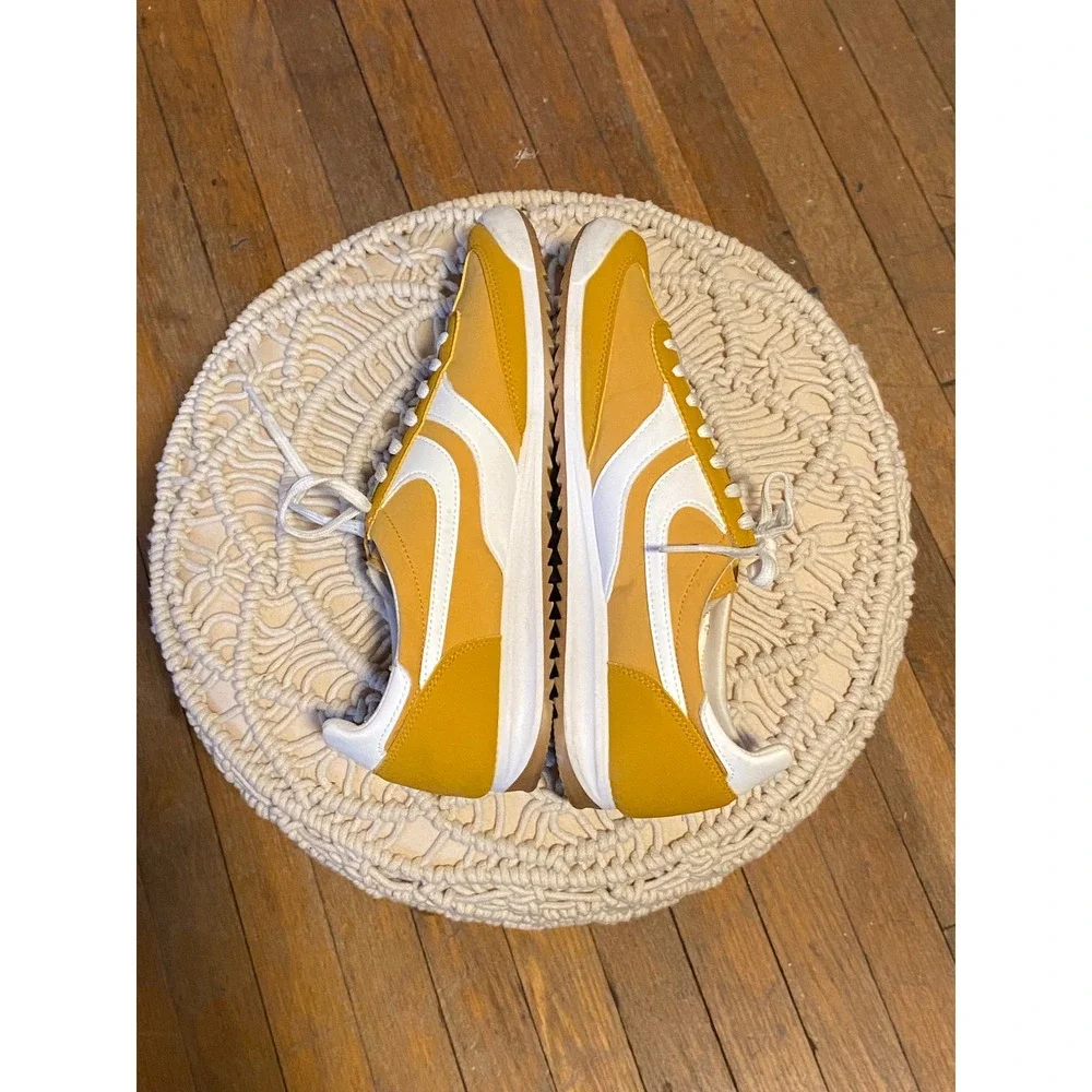 Madden Girl Janice Mustard Yellow White Retro Low Top Sneakers Womens 10